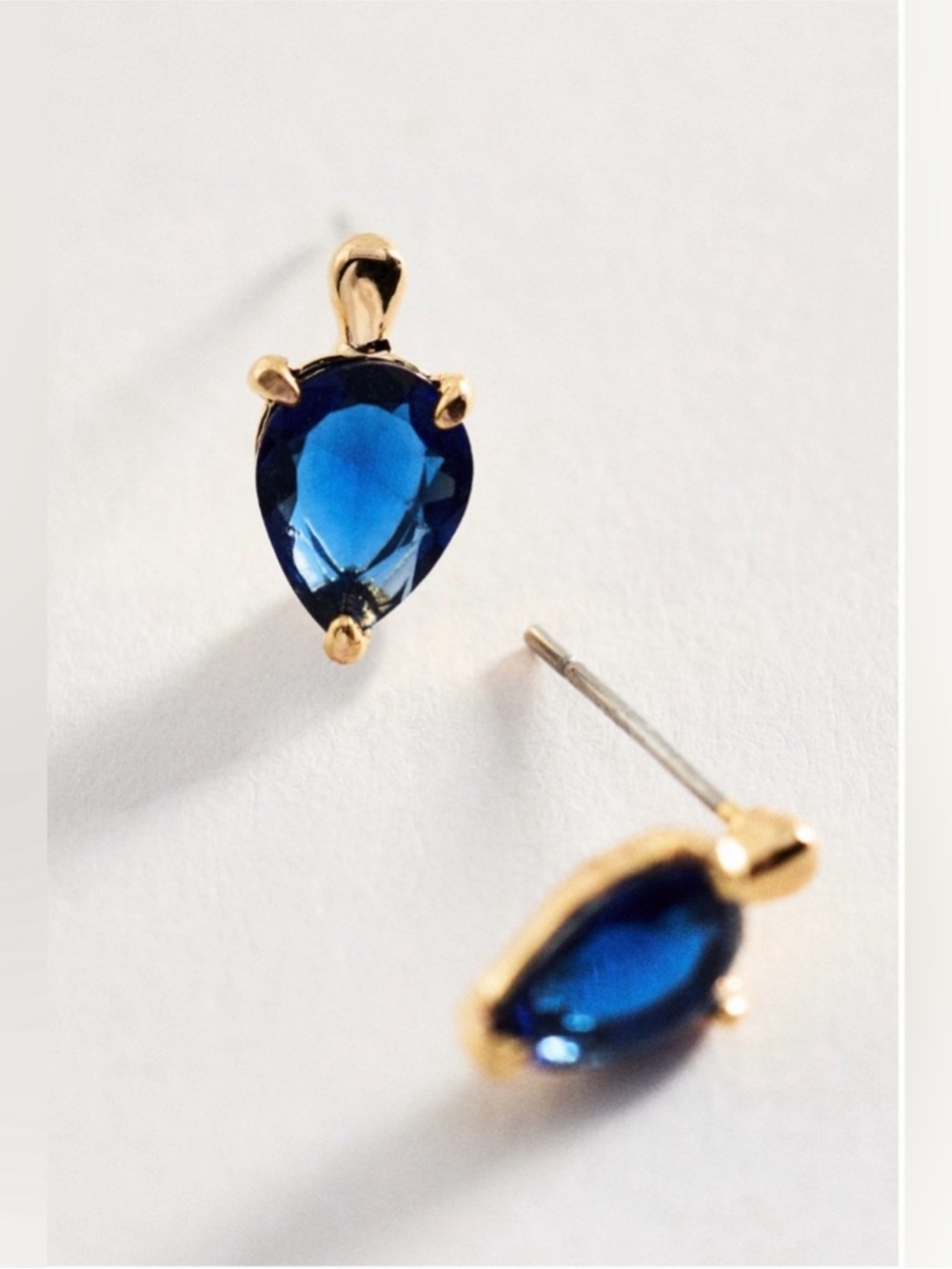 Anthropologie Gold Plated Teardrop Crystal Sapphire Blue Stud Earring - Picture 1 of 14